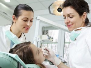ensino-nacional-curso-auxiliar-saude-bucal-dentistas
